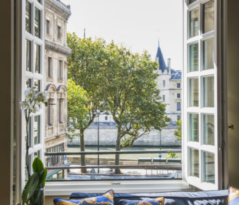 Vista finestra. Lavandieres, Notre Dame, Parigi. 2017, foto di Xavier Béjot | maii-interiors.com